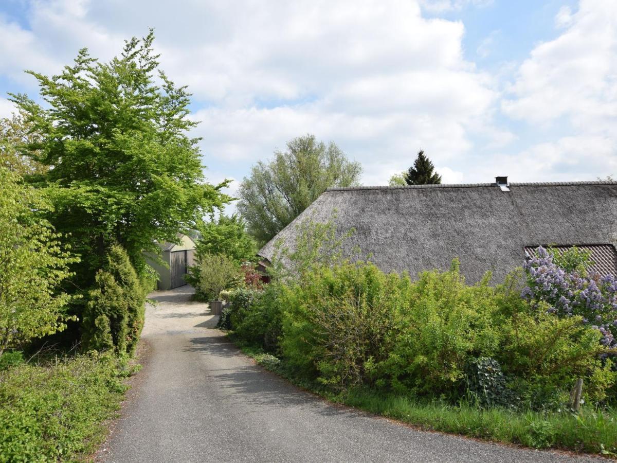Quaint Farmhouse Near River In Oosterwijk Leerdam Bagian luar foto