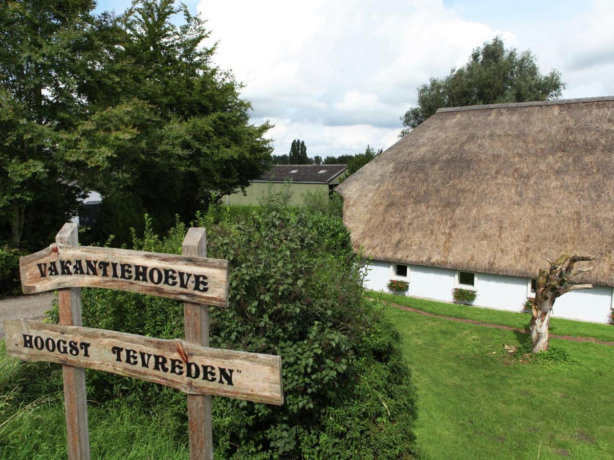 Quaint Farmhouse Near River In Oosterwijk Leerdam Bagian luar foto