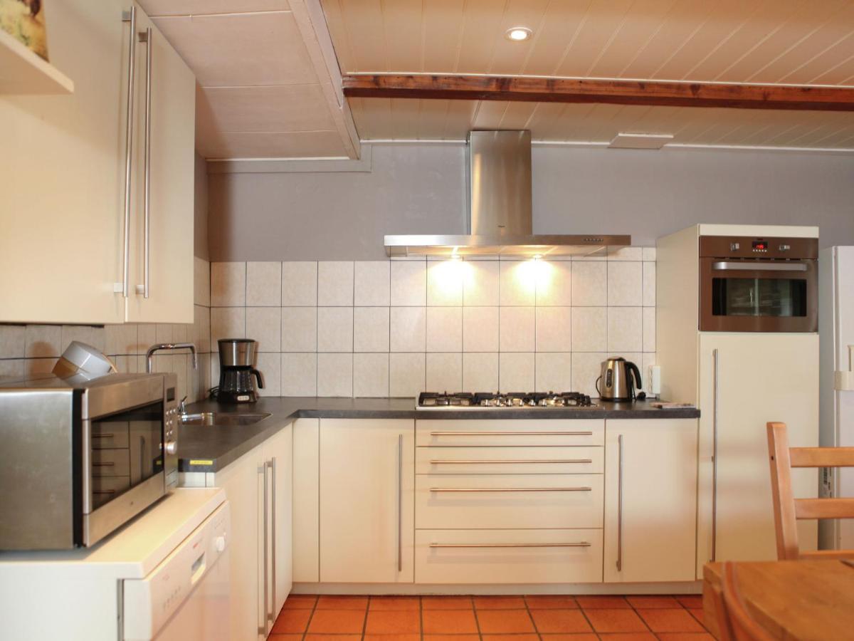 Quaint Farmhouse Near River In Oosterwijk Leerdam Bagian luar foto