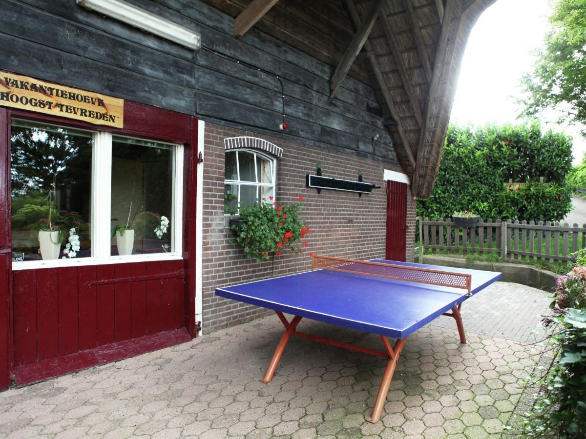 Quaint Farmhouse Near River In Oosterwijk Leerdam Bagian luar foto