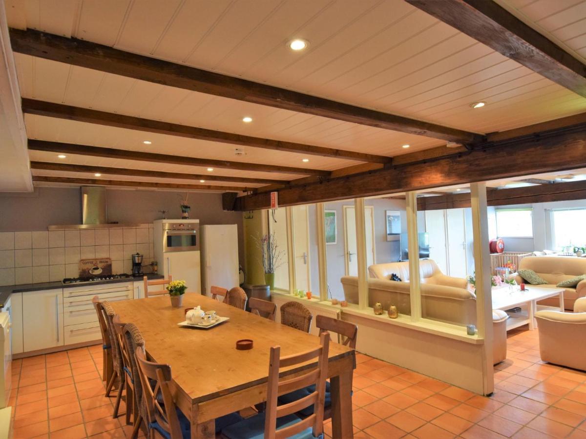 Quaint Farmhouse Near River In Oosterwijk Leerdam Bagian luar foto